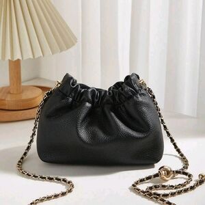Elegant Black Chain Shoulder Bag